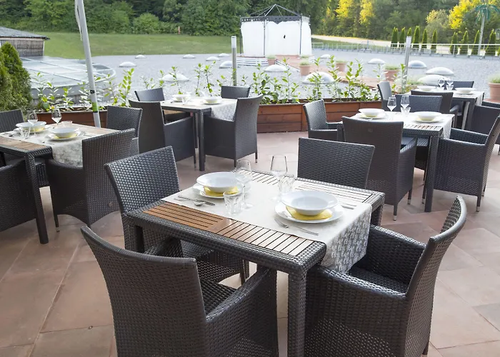 מלון Hotel Grosuplje