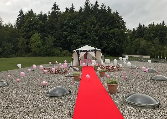 מלון Hotel Grosuplje